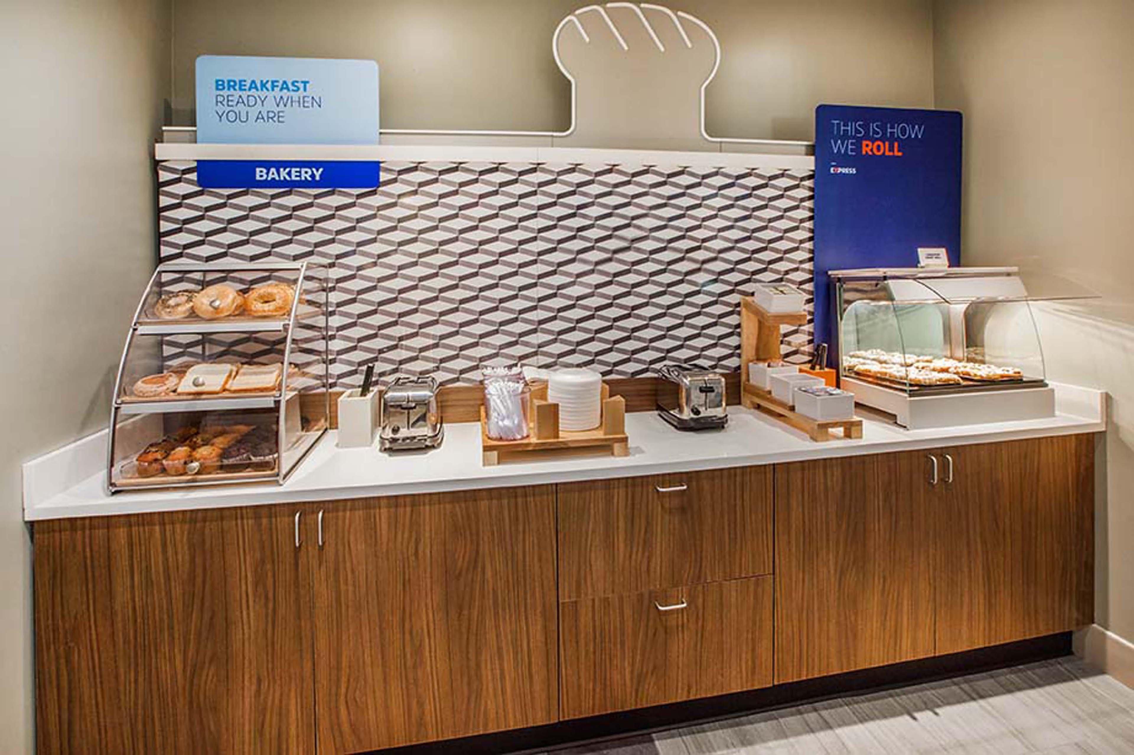 Holiday Inn Express Hotel & Suites Clute-Lake Jackson By Ihg Exteriör bild