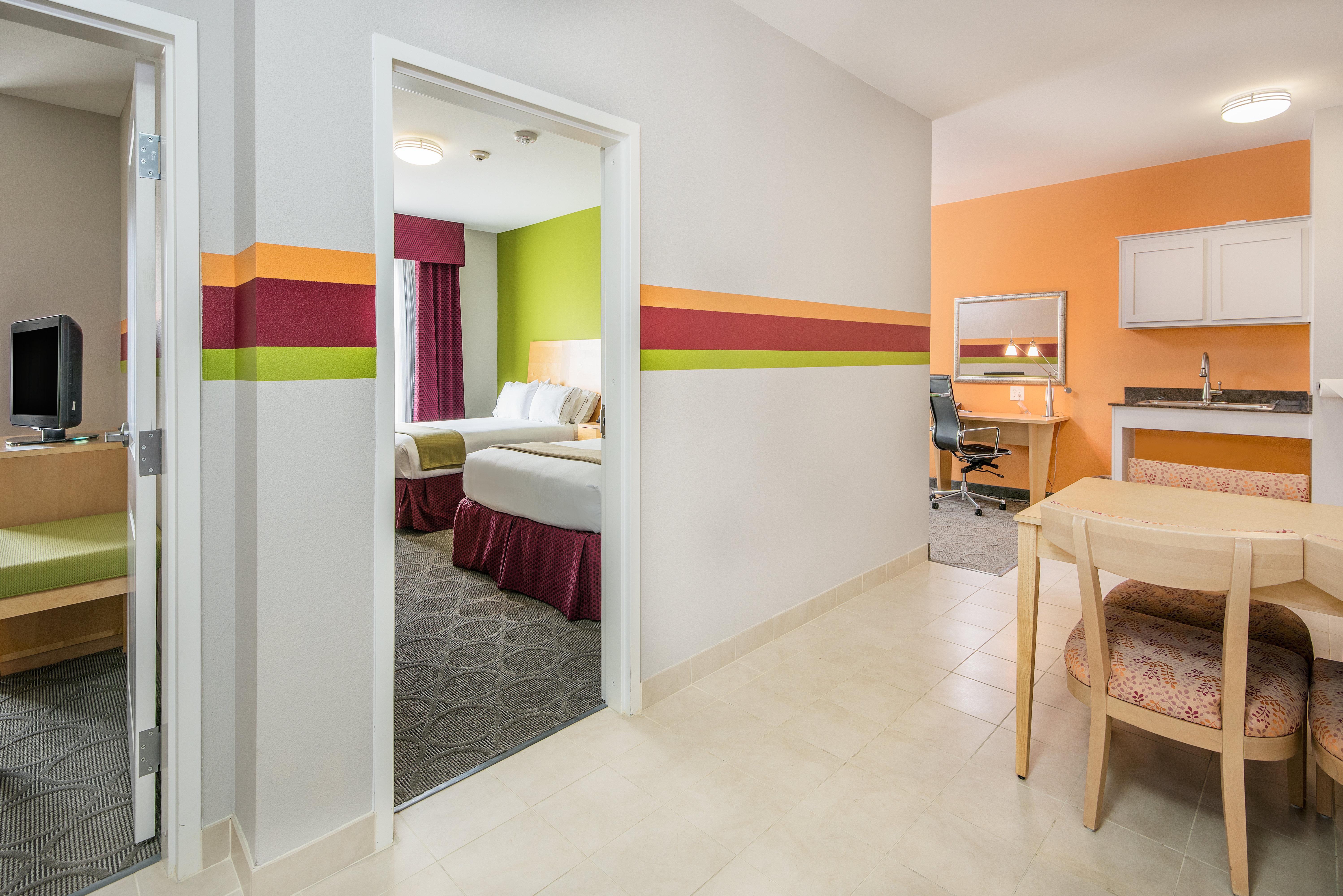 Holiday Inn Express Hotel & Suites Clute-Lake Jackson By Ihg Exteriör bild