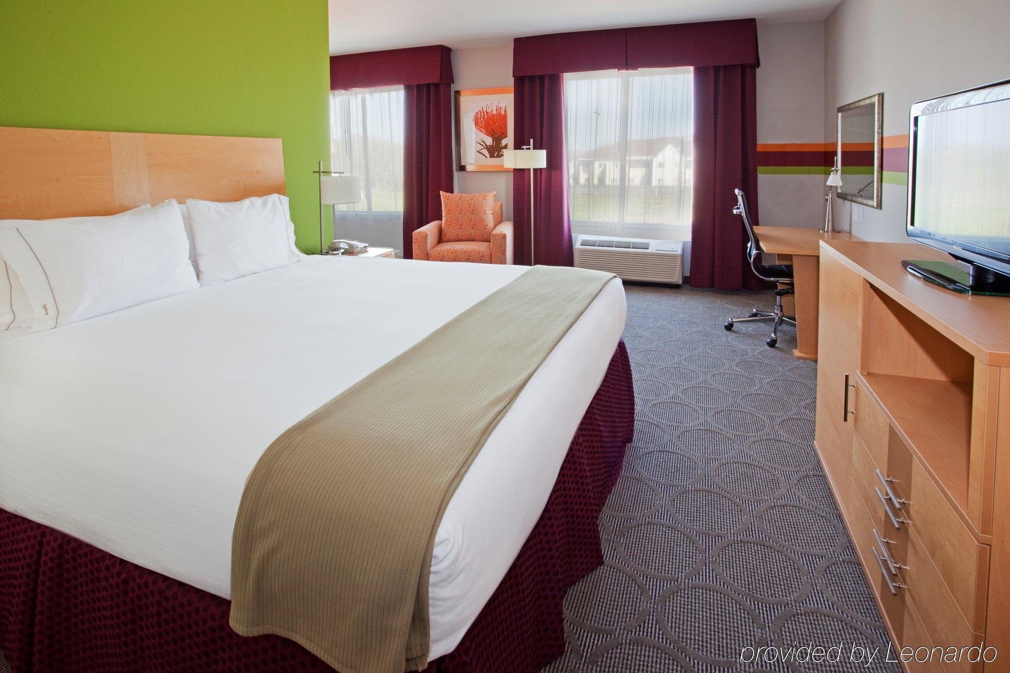 Holiday Inn Express Hotel & Suites Clute-Lake Jackson By Ihg Exteriör bild