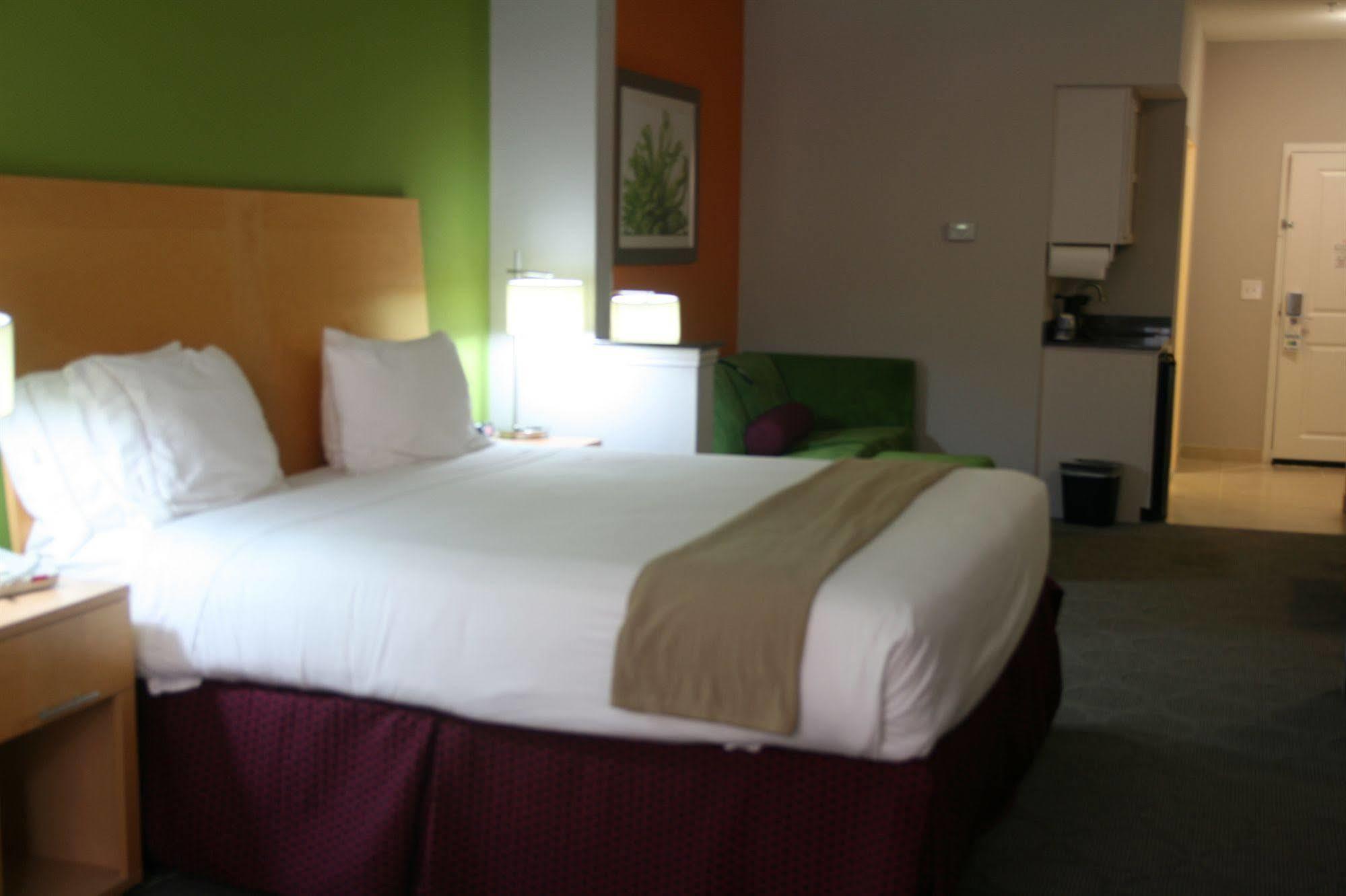 Holiday Inn Express Hotel & Suites Clute-Lake Jackson By Ihg Exteriör bild